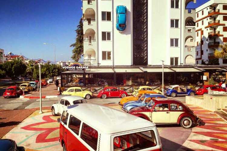Voswos Garage Coffee Hotel